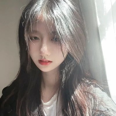 橘衫男子的画像